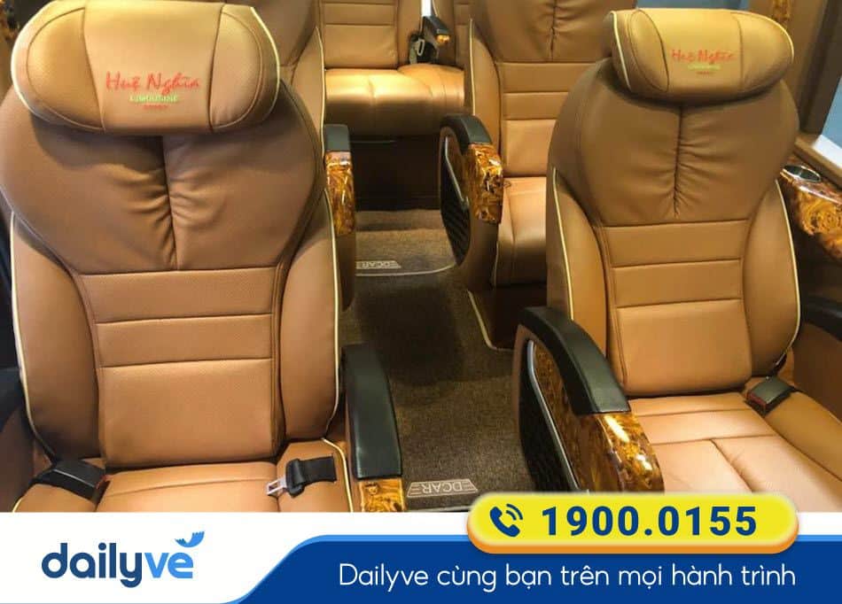 noi-that-xe-ghe-limousine-9-cho-cua-nha-xe-hue-nghia